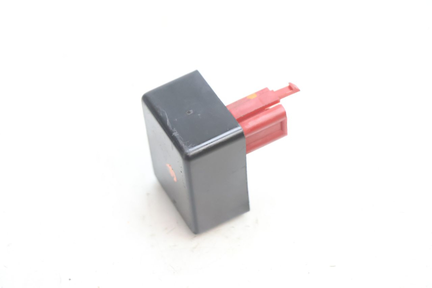 photo de RELÉ BOMBA COMBUSTIBLE KAWASAKI ZX-6R ZX6R 600 (2000 - 2002) - Primer plano técnico