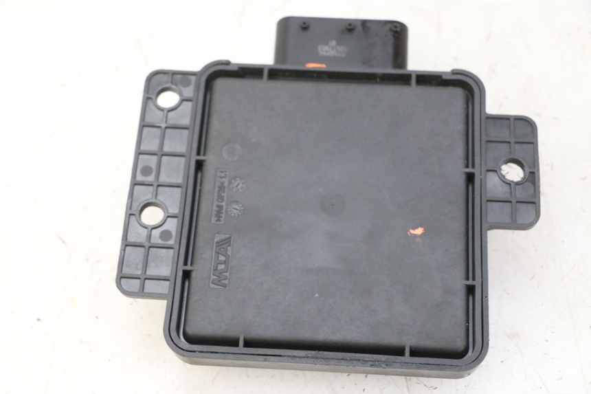 photo de ROLL LOCK RELE PIAGGIO MP3 HPE 310 (2024 - 2025) - Zoom estado de uso