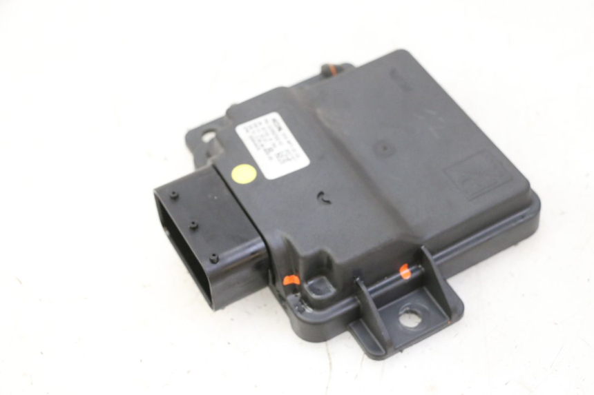 photo de ROLL LOCK RELE PIAGGIO MP3 HPE 310 (2024 - 2025) - Otra perspectiva