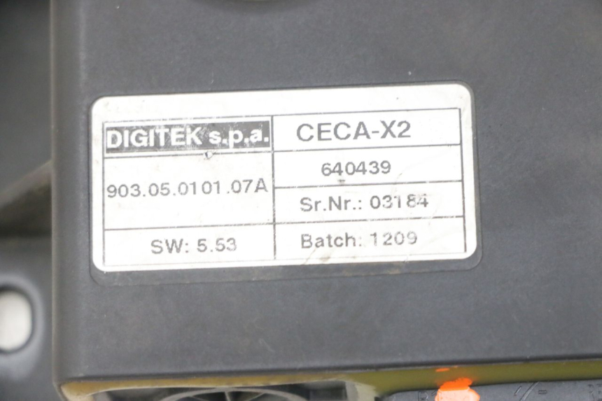 photo de RELE DE BLOQUEO DE RUEDA PIAGGIO MP3 LT 400 (2007 - 2012) - Primer plano técnico