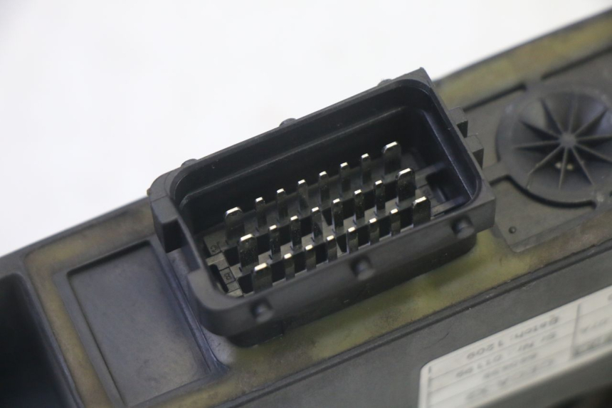 photo de RELE DE BLOQUEO DE RUEDA PIAGGIO MP3 RL 250 (2006 - 2010) - Primer plano técnico