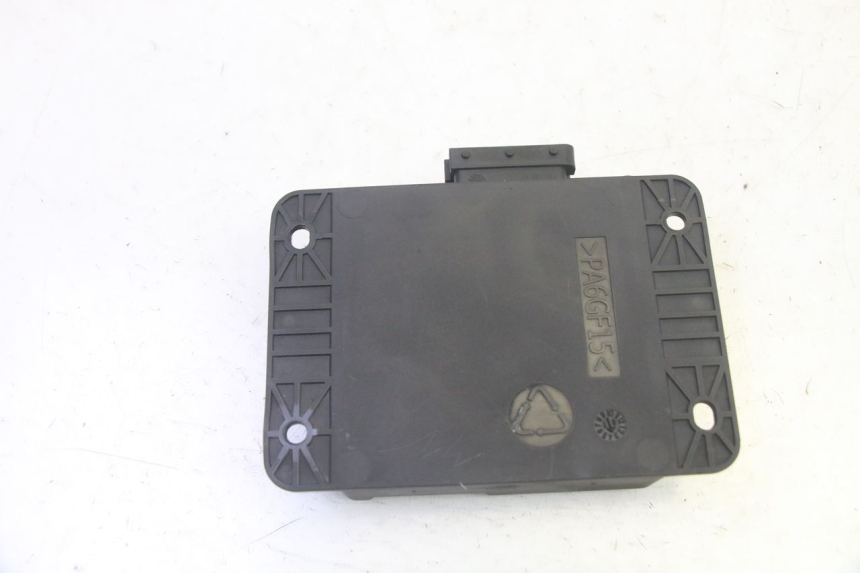 photo de ROLL LOCK RELE PIAGGIO MP3 125 (2006 - 2014) - Primer plano técnico
