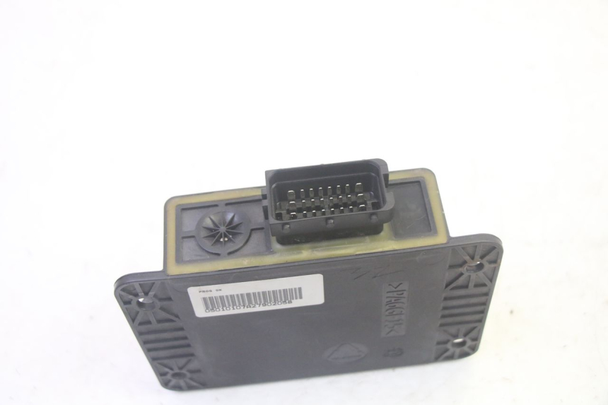 photo de RELE DE BLOQUEO DE RUEDA PIAGGIO MP3 RL 250 (2006 - 2010) - Primer plano técnico