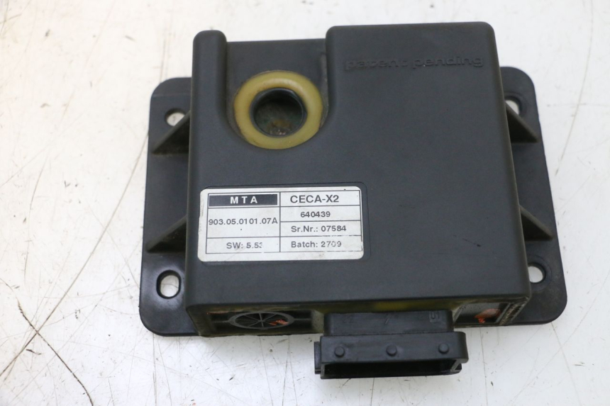 photo de RELE DE BLOQUEO DE RUEDA PIAGGIO MP3 RL 250 (2006 - 2010) - Primer plano técnico