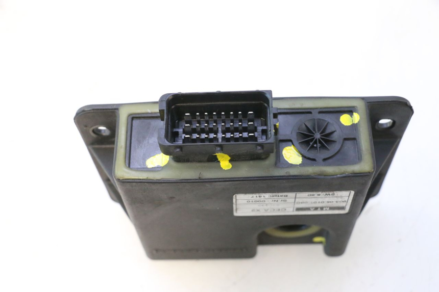 photo de ROLL LOCK RELE PIAGGIO MP3 500 (2016 - 2018) - Primer plano técnico