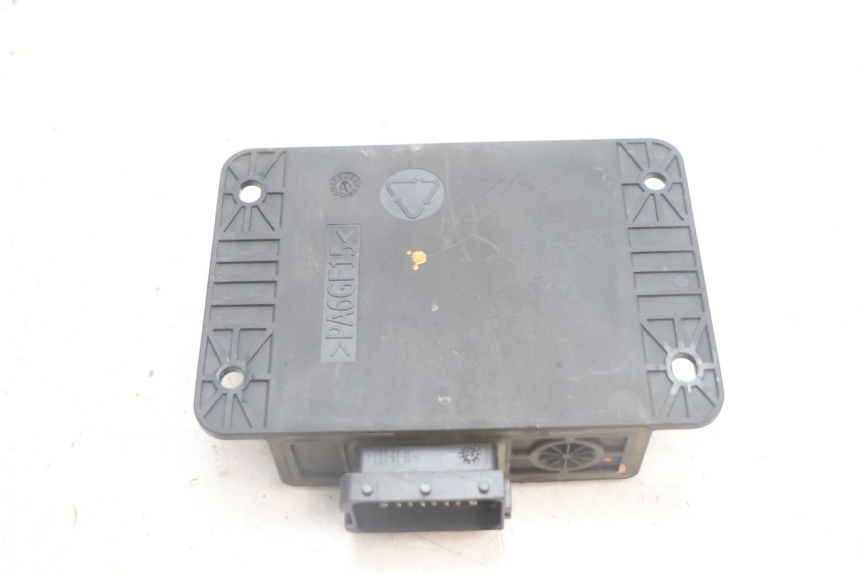 photo de ROLL LOCK RELE PIAGGIO MP3 125 (2006 - 2014) - Primer plano técnico