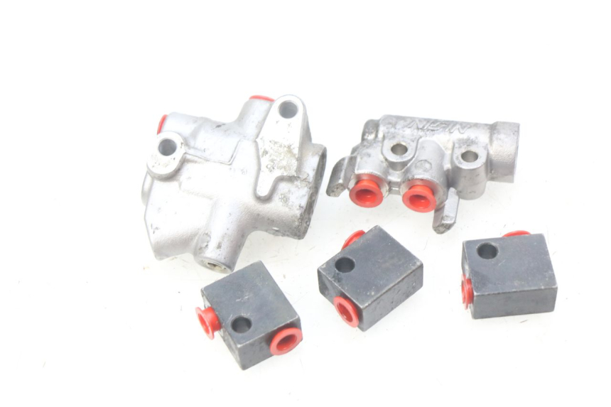 photo de DISTRIBUIDOR DE FRENO YAMAHA FJR ABS 1300 (2006 - 2012) - Detalle de la pieza