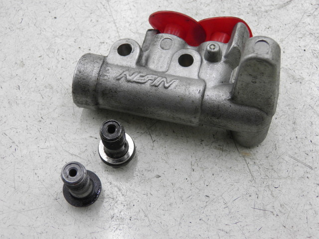 photo de REPARTIDOR FRENO HONDA FJS SILVER WING 600 (2003 - 2005) - Otra perspectiva