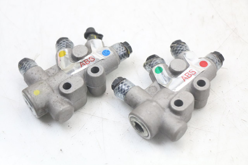 photo de REPARTIDOR FRENO PIAGGIO MP3 HPE 350 (2018 - 2020) - Detalle de la pieza