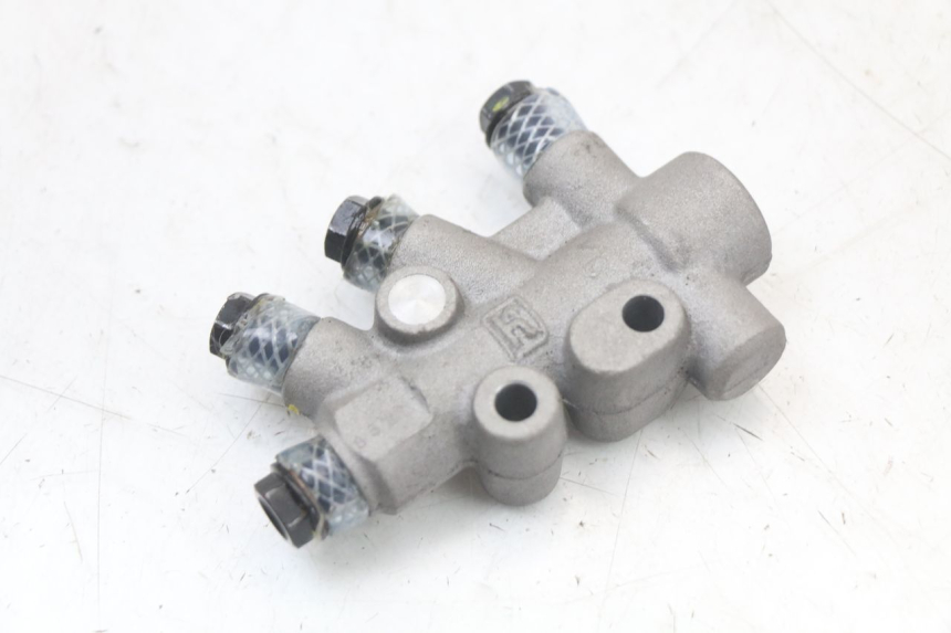 photo de REPARTIDOR FRENO PIAGGIO MP3 HPE 350 (2018 - 2020) - Primer plano técnico