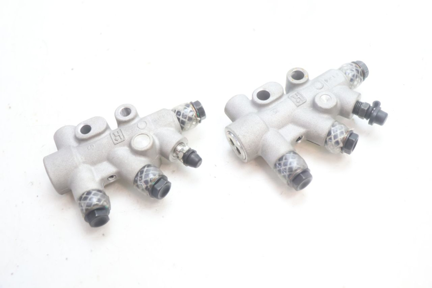 photo de REPARTIDOR FRENO PIAGGIO MP3 HPE 530 (2022 - 2026) - Detalle de la pieza