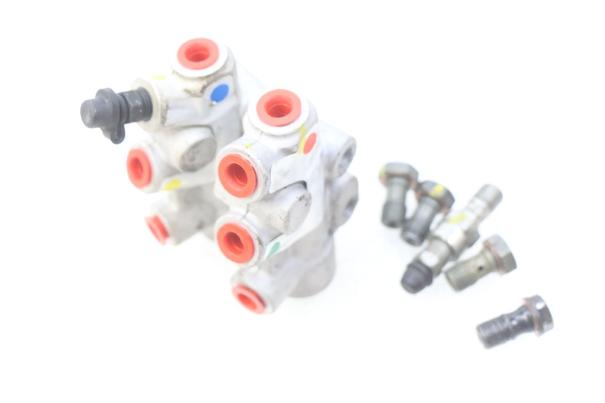 photo de DISTRIBUIDOR DE FRENO PIAGGIO MP3 500 (2011 - 2015) - Detalle de la pieza