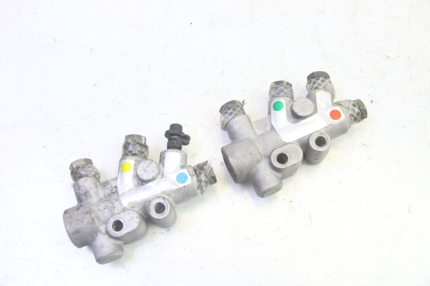 photo de DISTRIBUIDOR DE FRENO PIAGGIO MP3 RL 250 (2006 - 2010) - Detalle de la pieza