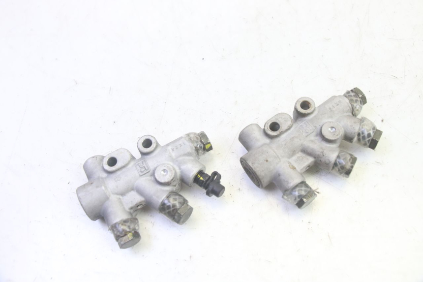 photo de DISTRIBUIDOR DE FRENO PIAGGIO MP3 RL 250 (2006 - 2010) - Primer plano técnico