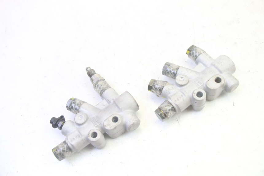 photo de DISTRIBUIDOR DE FRENO PIAGGIO MP3 RL 250 (2006 - 2010) - Otra perspectiva