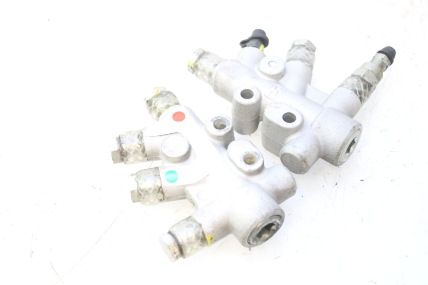 photo de DISTRIBUIDOR DE FRENO PIAGGIO MP3 500 (2011 - 2015) - Primer plano técnico