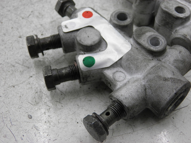 photo de DISTRIBUIDOR DE FRENO PIAGGIO MP3 500 (2011 - 2015) - Otra perspectiva