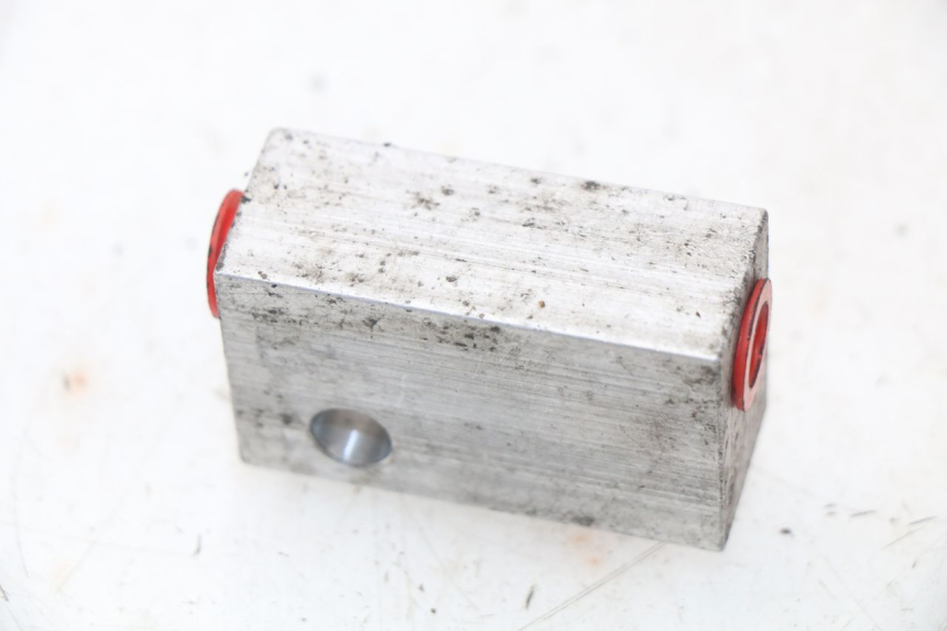 photo de REPARTIDOR DE FRENO DAELIM S2 FI 125 (2008 - 2017) - Detalle de la pieza