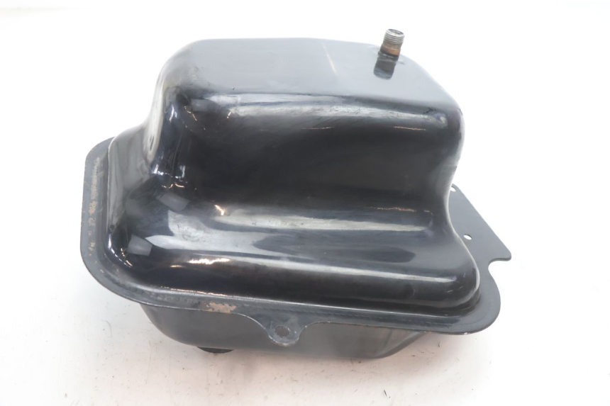 photo de DEPÓSITO DE COMBUSTIBLE KYMCO AGILITY 4T 50 (2005 - 2018) - Detalles de los puntos de fijación