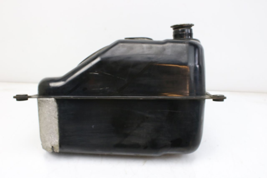 photo de DEPÓSITO DE COMBUSTIBLE SUZUKI AN BURGMAN 400 (2006 - 2010) - Detalles de los puntos de fijación