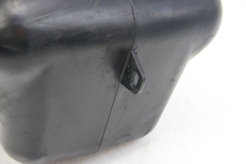 photo de DEPÓSITO DE COMBUSTIBLE APRILIA ATLANTIC 500 (2002 - 2003) - Características distintivas