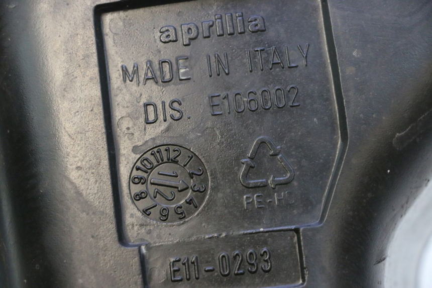 photo de DEPOSITO FUEL APRILIA ATLANTIC S 125 (2010 - 2013) - Primer plano técnico
