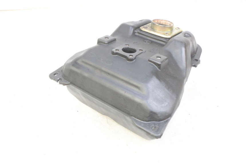 photo de DEPOSITO FUEL PGO BIG MAX 50 (2001 - 2009) - Primer plano técnico