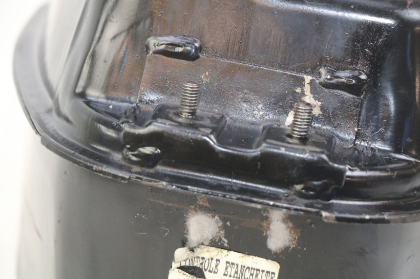 photo de DEPÓSITO DE COMBUSTIBLE MBK BOOSTER SPIRIT 50 (1999 - 2003) - Detalles de los puntos de fijación