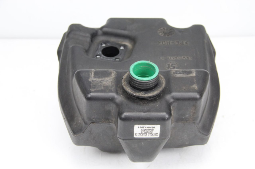 photo de DEPOSITO FUEL MBK BOOSTER SPIRIT NAKED 50 (2004 - 2017) - Detalles de los puntos de fijación