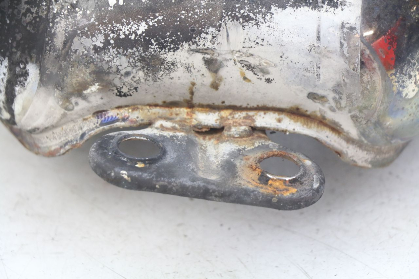 photo de DEPOSITO FUEL ROYAL ENFIELD BULLET CLASSIC 500 (2017 - 2020) - Detalles de los puntos de fijación