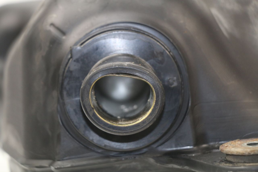 photo de DEPOSITO FUEL SUZUKI BURGMAN 650 (2002 - 2004) - Primer plano técnico