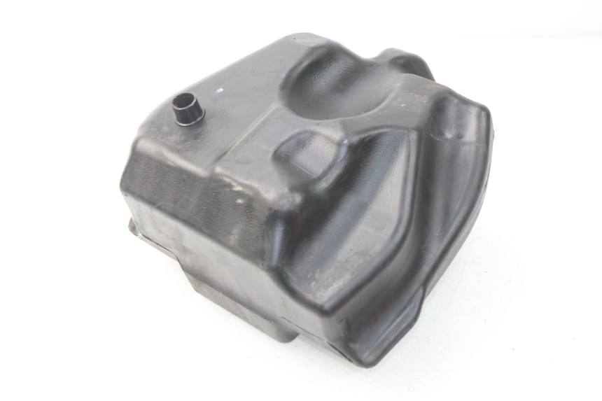 photo de DEPOSITO FUEL YAMAHA BW'S 50 (2004 - 2017) - Primer plano técnico