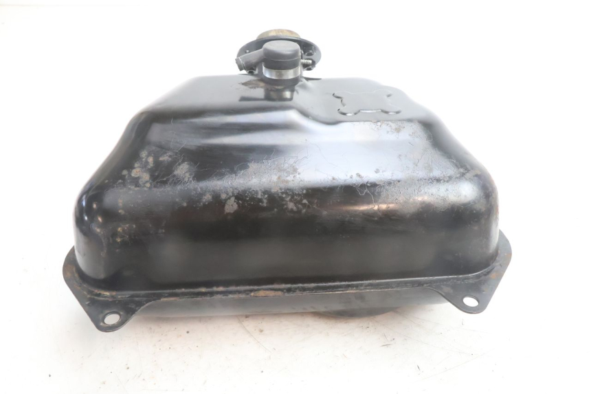 photo de DEPÓSITO DE COMBUSTIBLE YAMAHA BW'S BWS 125 (2010 - 2013) - Primer plano técnico