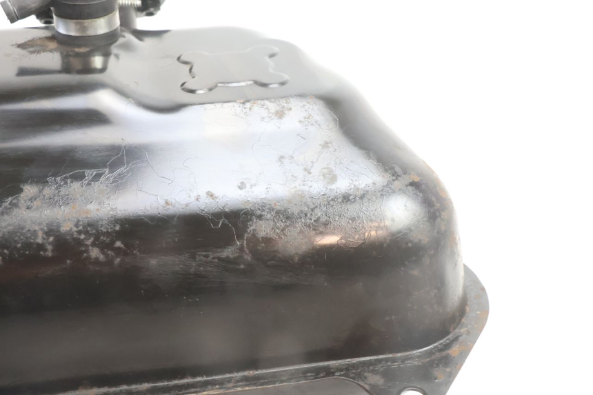 photo de DEPÓSITO DE COMBUSTIBLE YAMAHA BW'S BWS 125 (2010 - 2013) - Detalles de los puntos de fijación