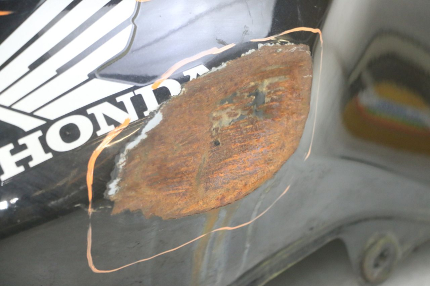 photo de DEPOSITO FUEL HONDA CBF 500 (2004 - 2007) - Primer plano de alta resolución