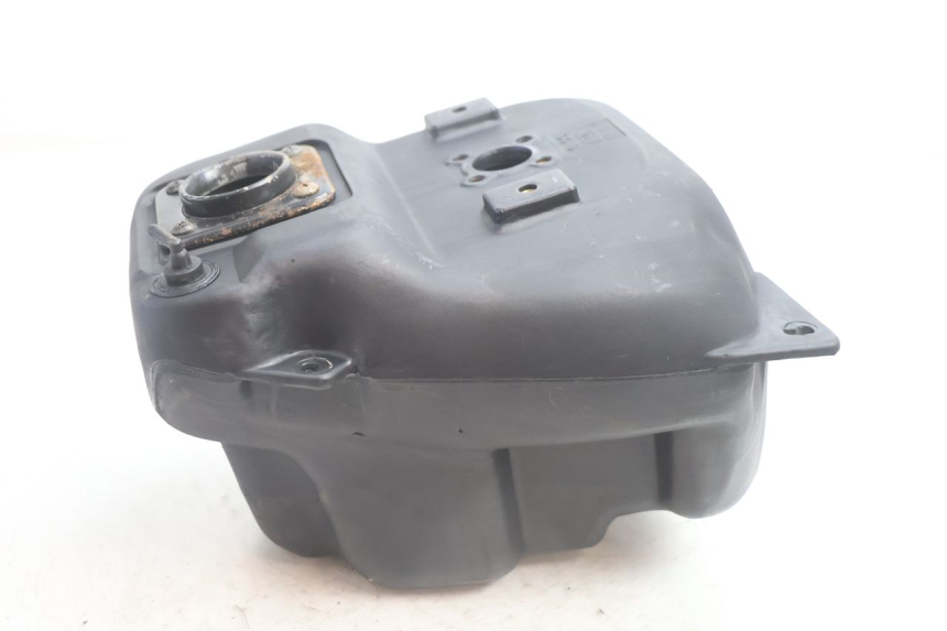 photo de DEPOSITO FUEL TGB CITY RS 50 (2011 - 2016) - Vista principal