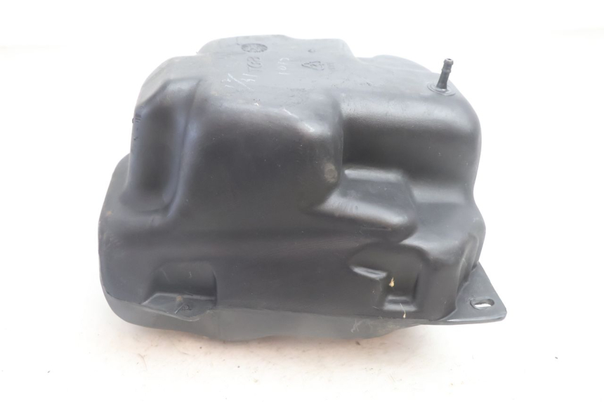 photo de DEPOSITO FUEL TGB CITY RS 50 (2011 - 2016) - Detalles de los puntos de fijación