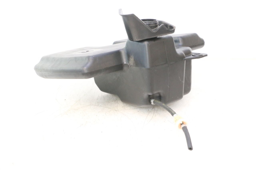 photo de DEPÓSITO DE COMBUSTIBLE PEUGEOT CITYSTAR 2T 50 (2018 - 2021) - Estado de la superficie y material