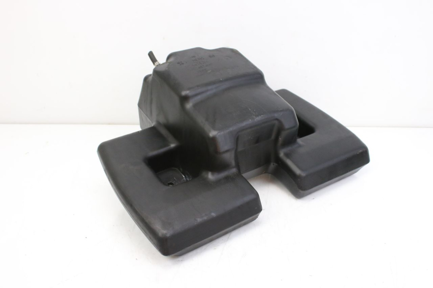 photo de DEPóSITO DE COMBUSTIBLE PEUGEOT CITYSTAR 50 (2013 - 2017) - Detalles de los puntos de fijación