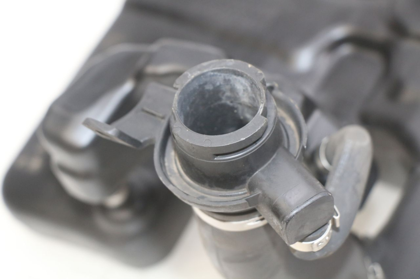 photo de DEPÓSITO DE COMBUSTIBLE PEUGEOT DJANGO 4T 50 (2014 - 2019) - Otra perspectiva