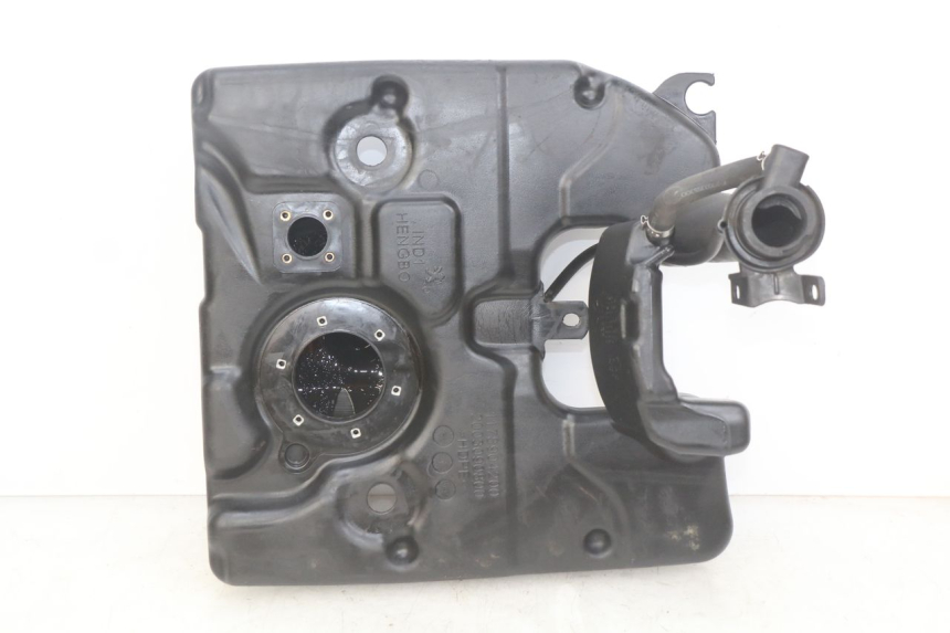 photo de DEPÓSITO DE COMBUSTIBLE PEUGEOT DJANGO 4T 50 (2014 - 2019) - Primer plano técnico