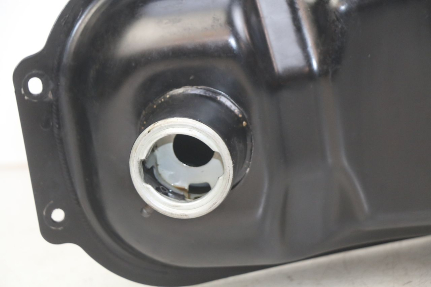 photo de DEPÓSITO DE COMBUSTIBLE KYMCO DOWNTOWN ABS 125 (2015 - 2017) - Detalles de los puntos de fijación