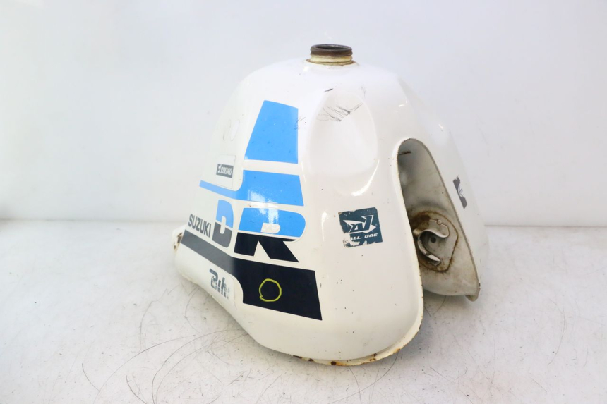 photo de DEPOSITO FUEL SUZUKI DR S 600 (1985 - 1989) - Vista principal