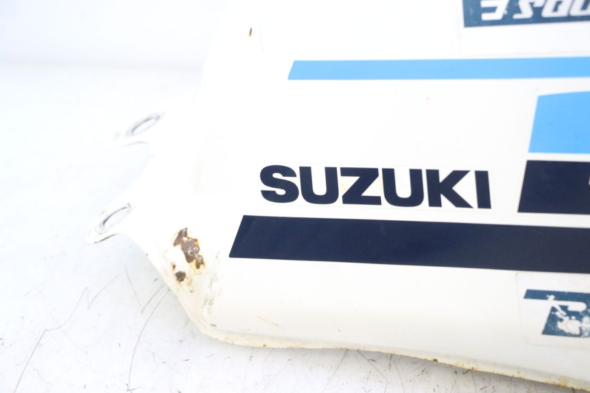 photo de DEPOSITO FUEL SUZUKI DR S 600 (1985 - 1989) - Marcados y referencias originales
