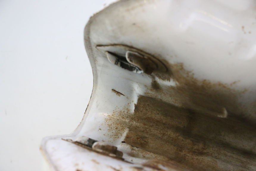 photo de DEPOSITO FUEL SUZUKI DR S 600 (1985 - 1989) - Estado de la superficie y material