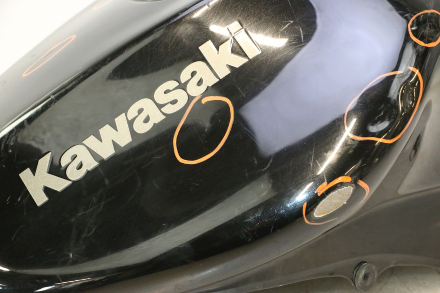 photo de DEPOSITO FUEL KAWASAKI ER-6 ER6 N 650 (2005 - 2009) - Enfoque en la estructura