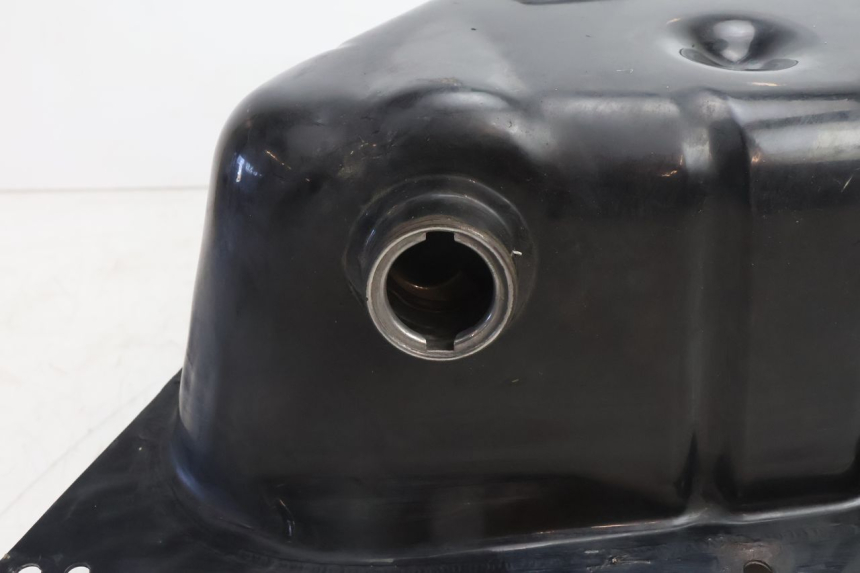 photo de DEPÓSITO DE COMBUSTIBLE HONDA FES PANTHEON 2T 125 (1998 - 2002) - Detalles de los puntos de fijación