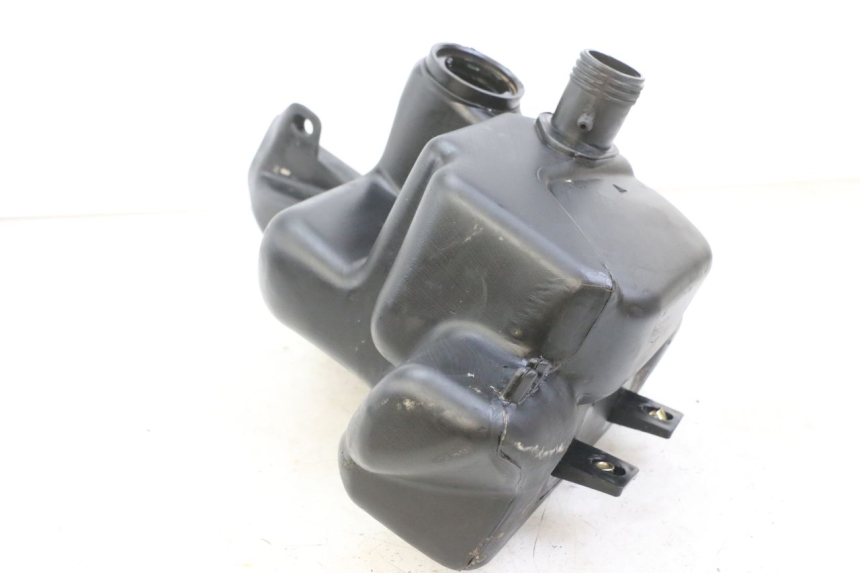 photo de DEPóSITO DE COMBUSTIBLE PIAGGIO FLY 2T 50 (2004 - 2017) - Detalle de la pieza