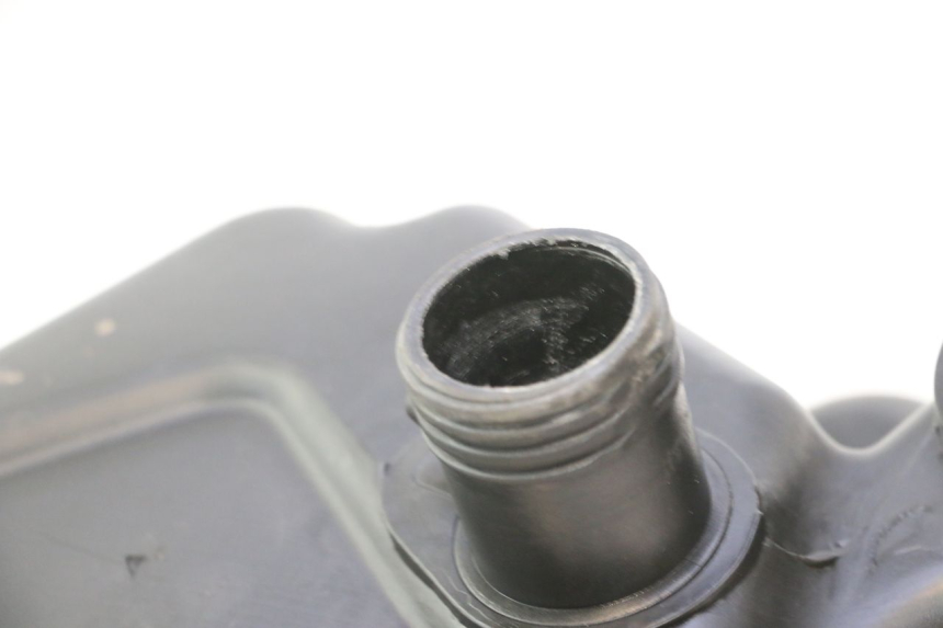 photo de DEPóSITO DE COMBUSTIBLE PIAGGIO FLY 2T 50 (2004 - 2017) - Detalle de la pieza