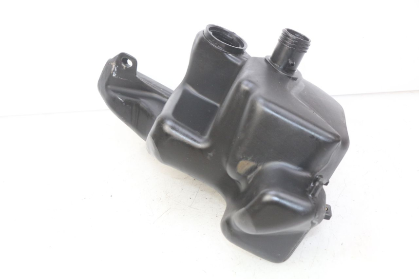 photo de DEPóSITO DE COMBUSTIBLE PIAGGIO FLY 100 (2006 - 2010) - Otra perspectiva